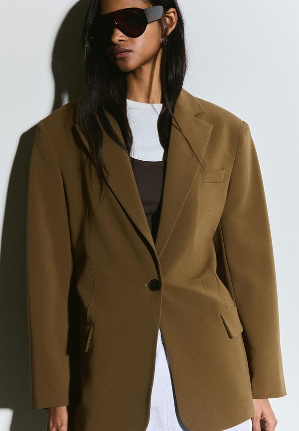 Bershka WITH BACK BUCKLE  - Blazer - khaki