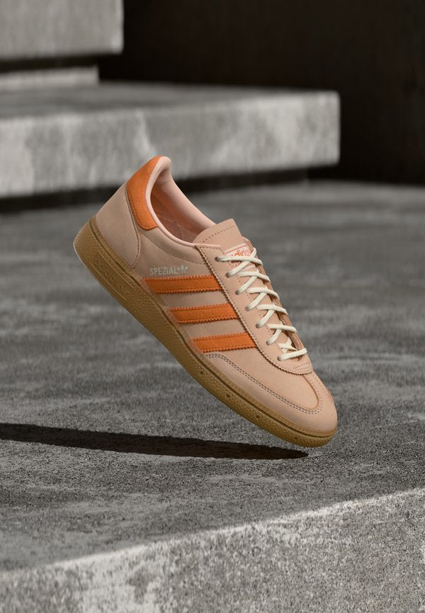 adidas Originals HANDBALL SPEZIAL - Trainers - blush pink/dusky orange/off white