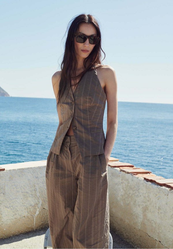 Mango ADULT - Waistcoat - dark brown