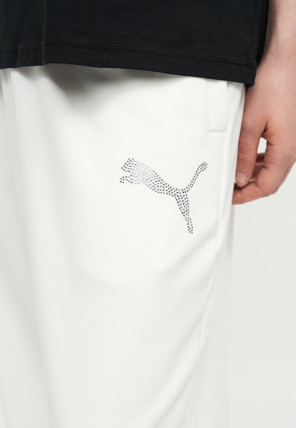Puma GRAPHIC LEO LUXE BEDAZZLED SLOUCHY