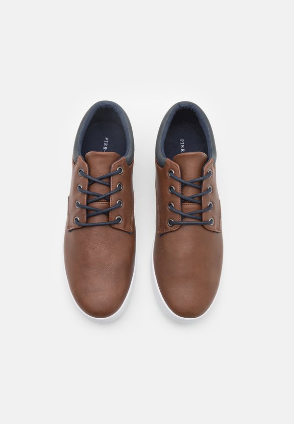Pier One by Zalando