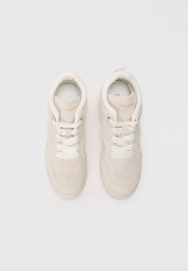 TWINSET