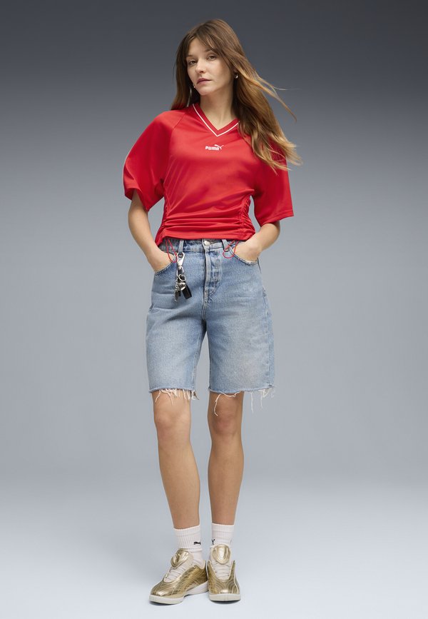 Puma FUTURE ARCHIVE FITTED WAIST  - Print T-shirt - for all time red