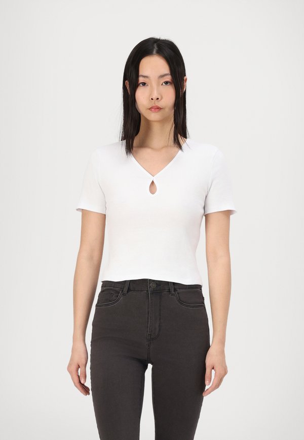 Noisy May NMMAYA O NECK CUTOUT