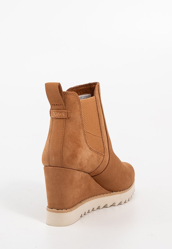 TOMS MADDIE
