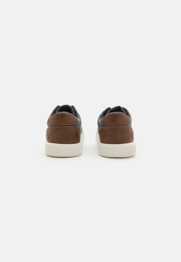 Pier One by Zalando