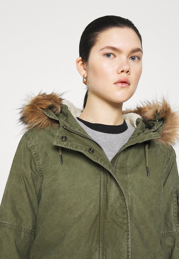 Superdry & Co FIELD