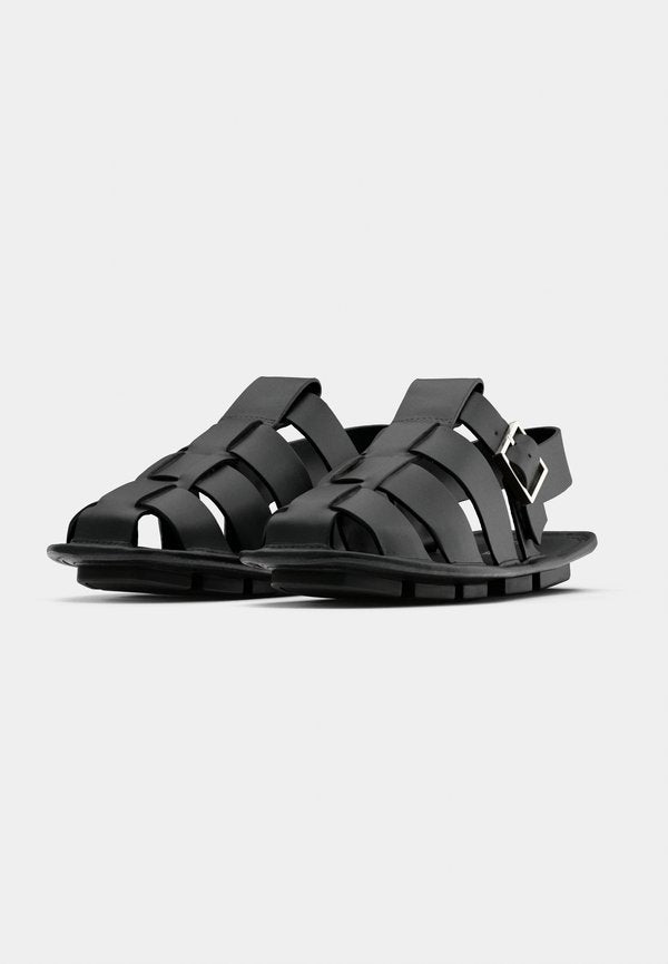 Calvin Klein SQUARE FLAT FISHERMAN