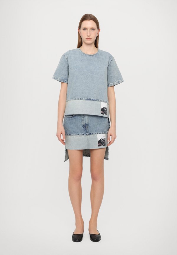 MOSCHINO JEANS