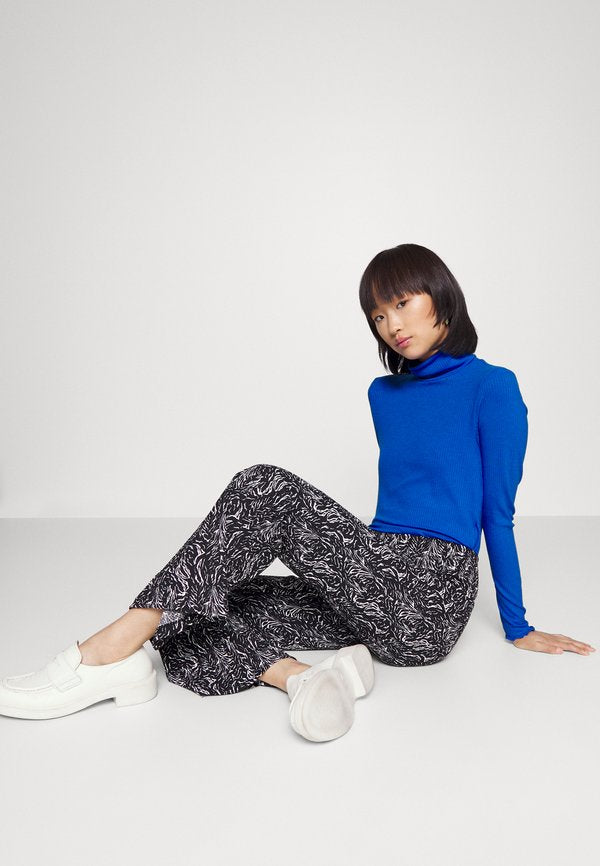 Pieces Petite PCLICCA ROLLNECK
