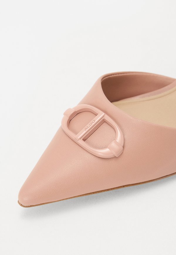 ALDO DELICATE PILLOW WALK
