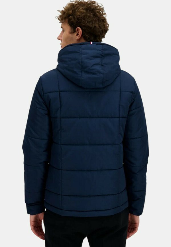 le coq sportif ESSENTIELS