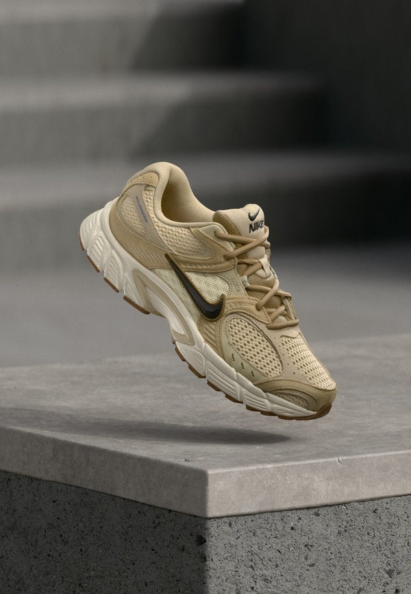 Nike Sportswear V5 RNR 2 - Trainers - lt khaki/black filbert/desert khaki/black