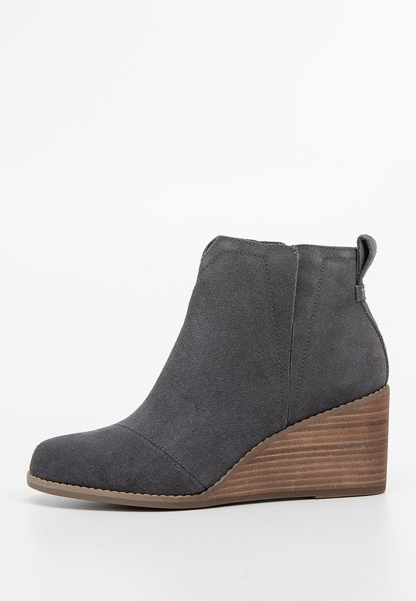 TOMS CLARE