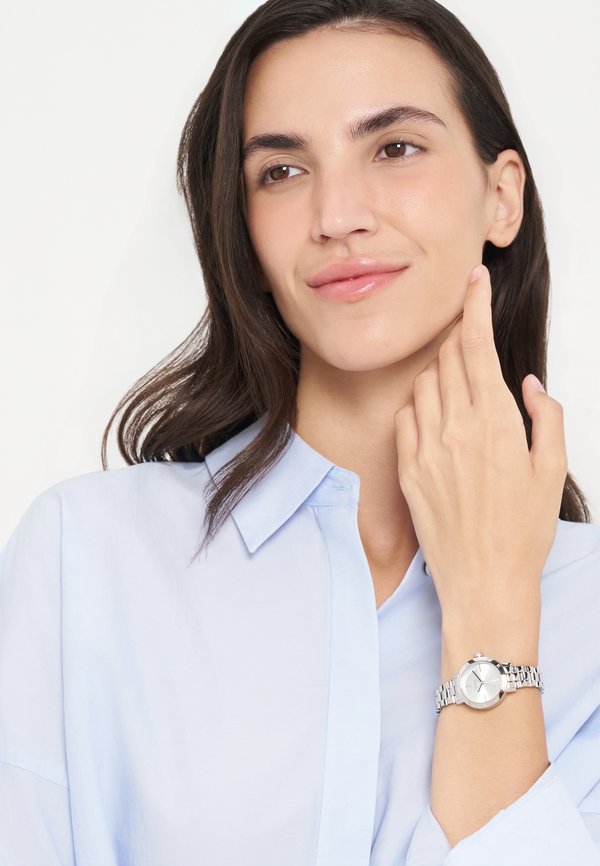 DKNY