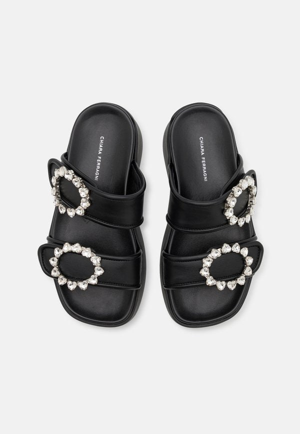 CHIARA FERRAGNI INFINITY LOVE