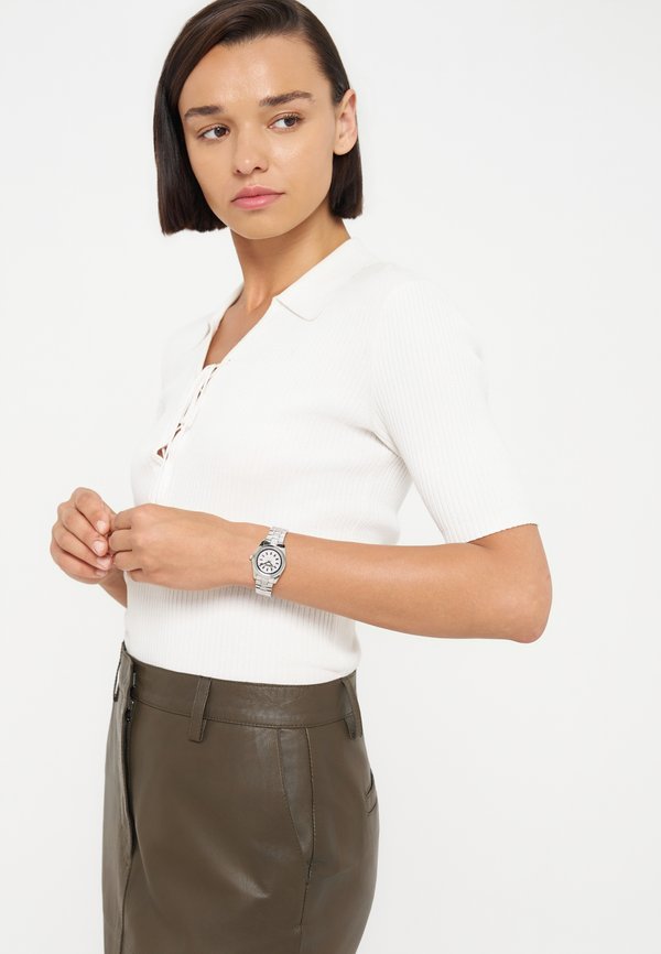 DKNY