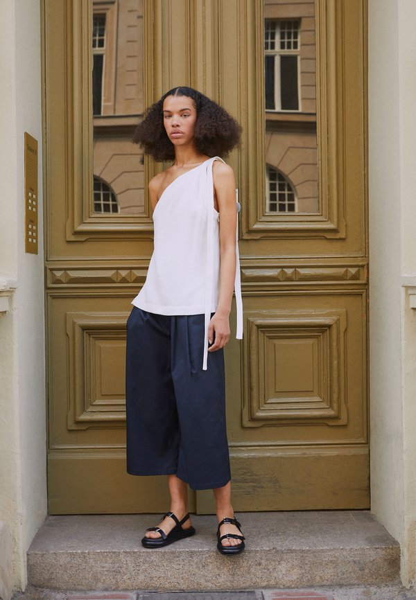 3.1 Phillip Lim ASYMMETRIC TANK TIES