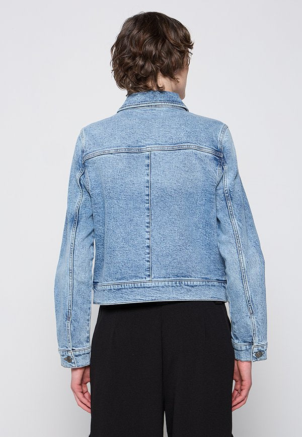 DKNY