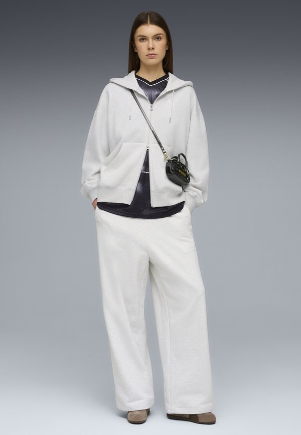 Puma WARDROBE ESS FULL-ZIP BOXY HOODIE FL