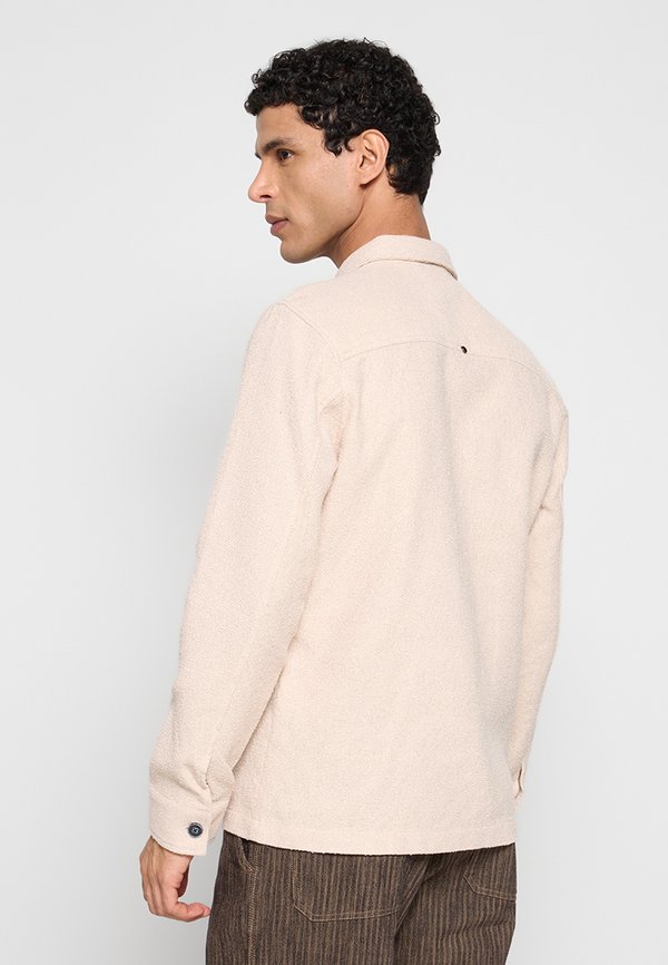NO EXCESS FULL BUTTON STRETCH