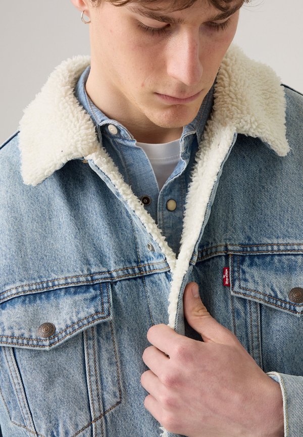 Levi's®