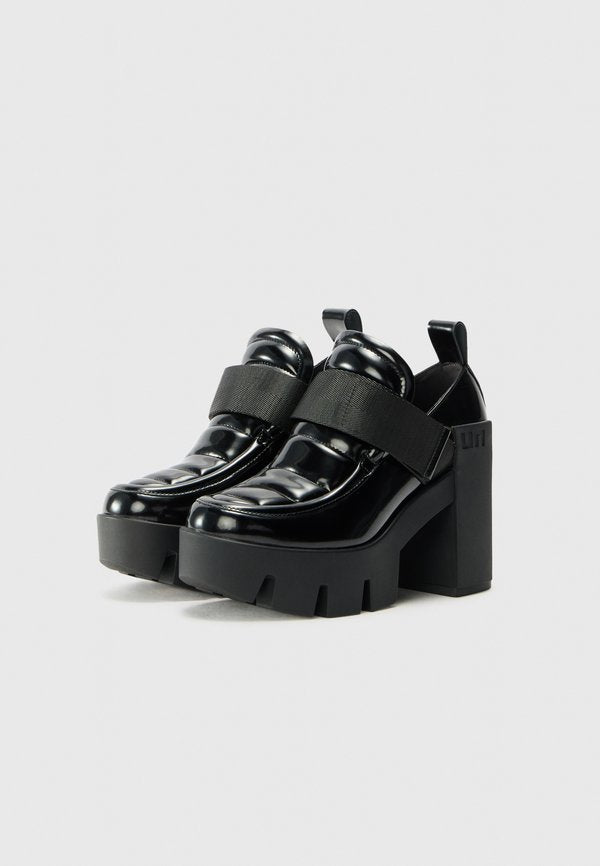 United Nude
