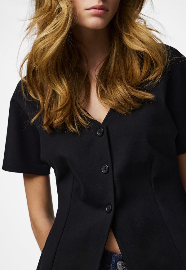 Pieces Short Sleeved PCGUNHILD FITTED