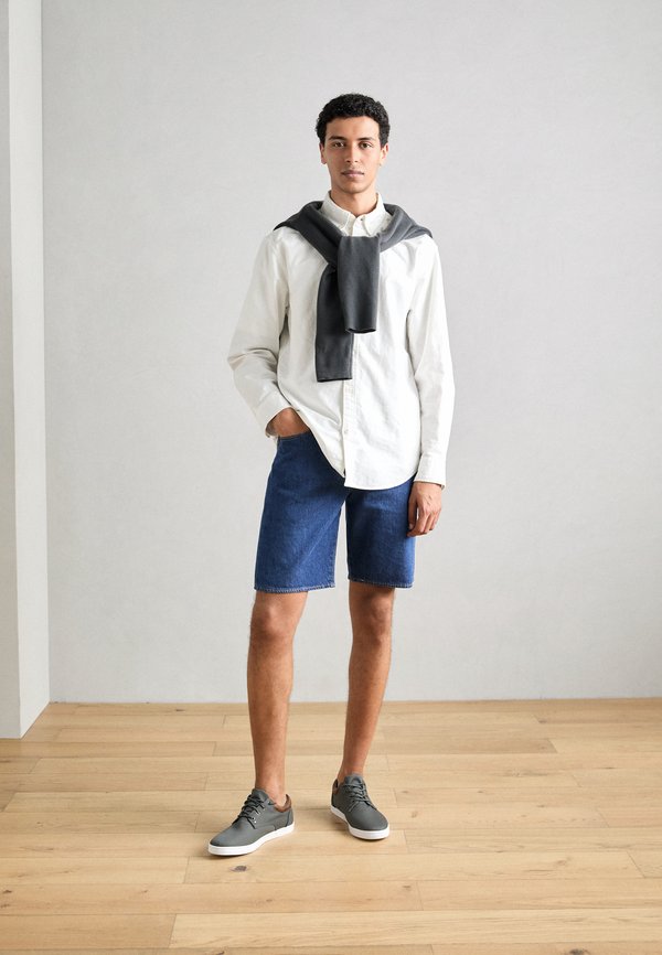 Pier One by Zalando