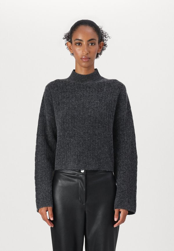 Noisy May Cable knit