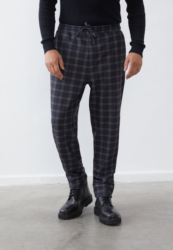 Pier One by Zalando