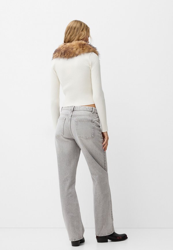 Bershka MOM
