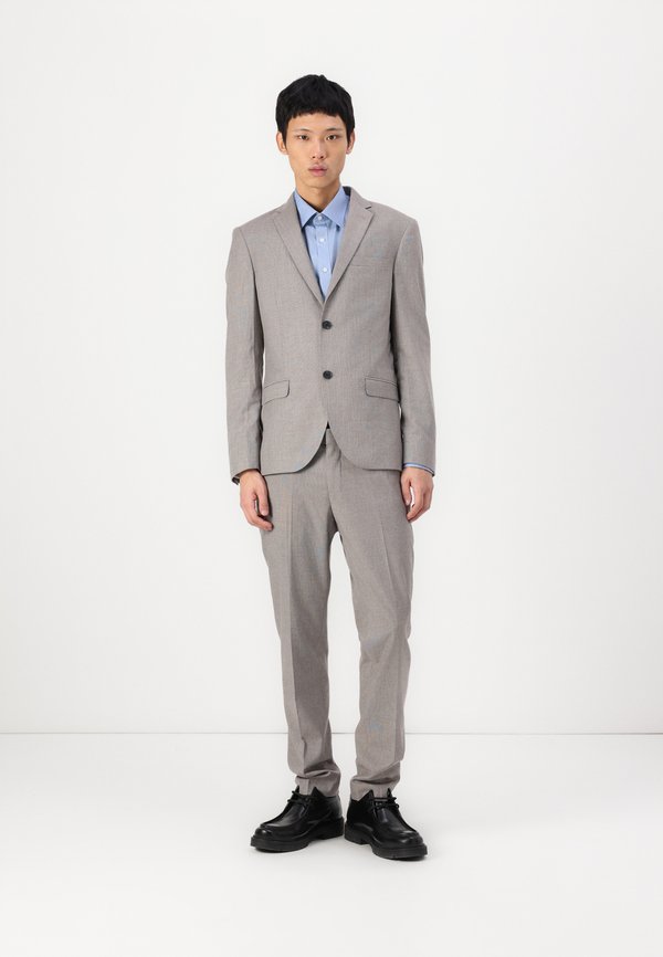 Isaac Dewhirst NOTCH SUIT SLIM