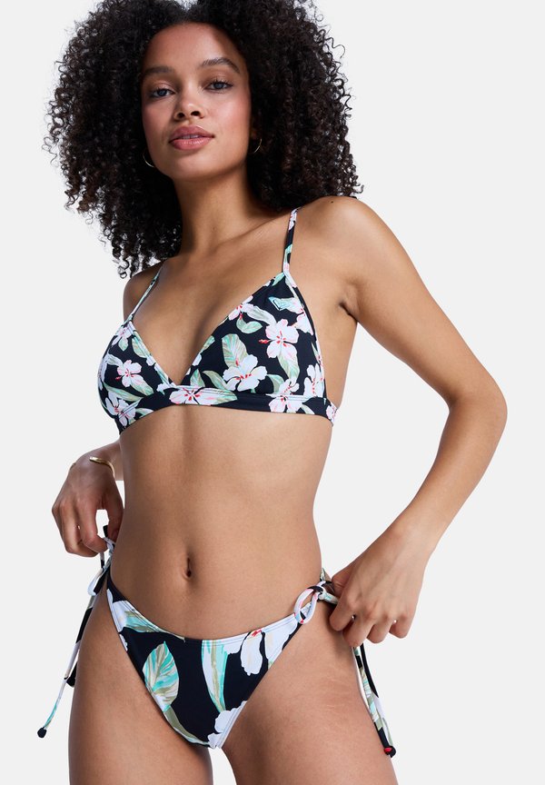 Roxy ESSENTIALS