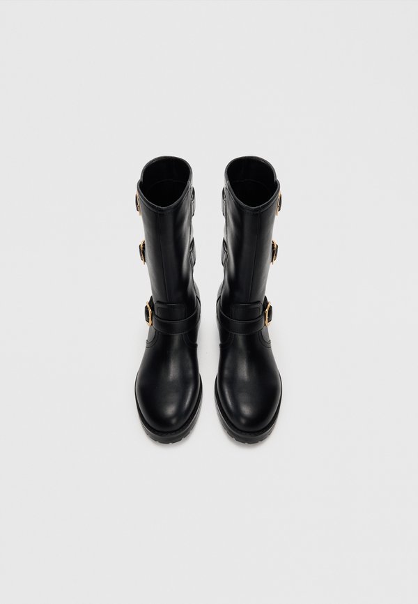 TWINSET