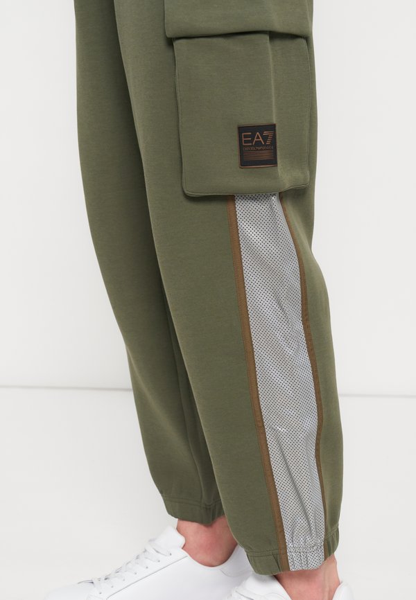 EA7 Emporio Armani