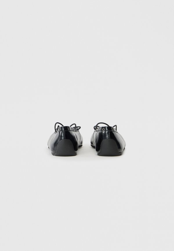 Steve Madden POINTE