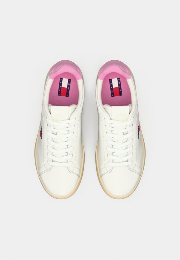 Tommy Jeans ARCHIVE COURT LEATHER TRAINERS