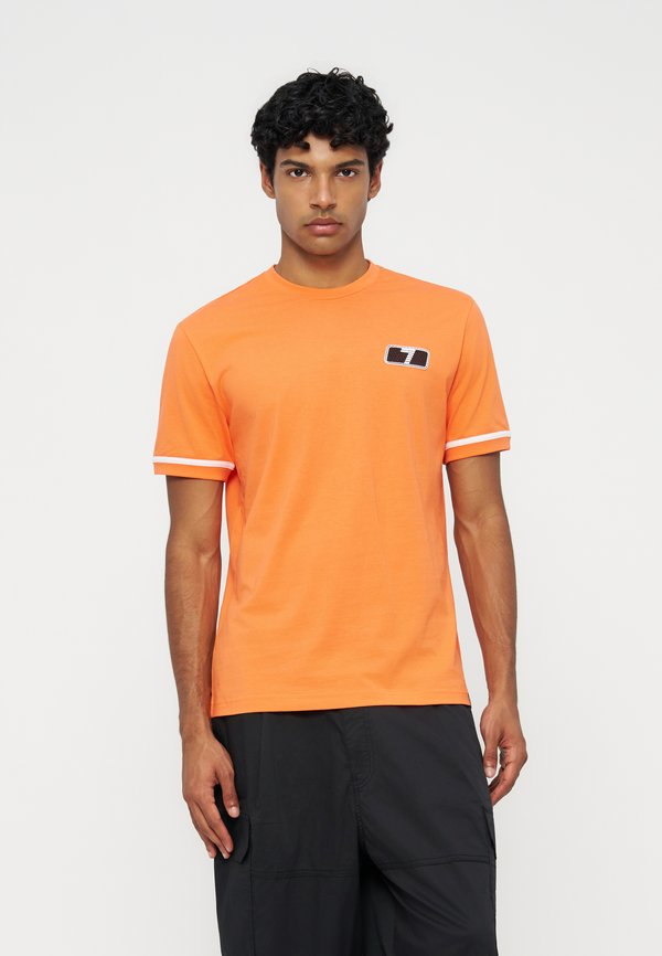 EA7 Emporio Armani