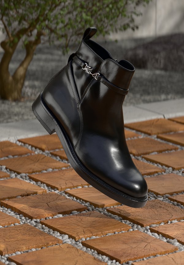KARL LAGERFELD BLAKE SIGNIA BOOT