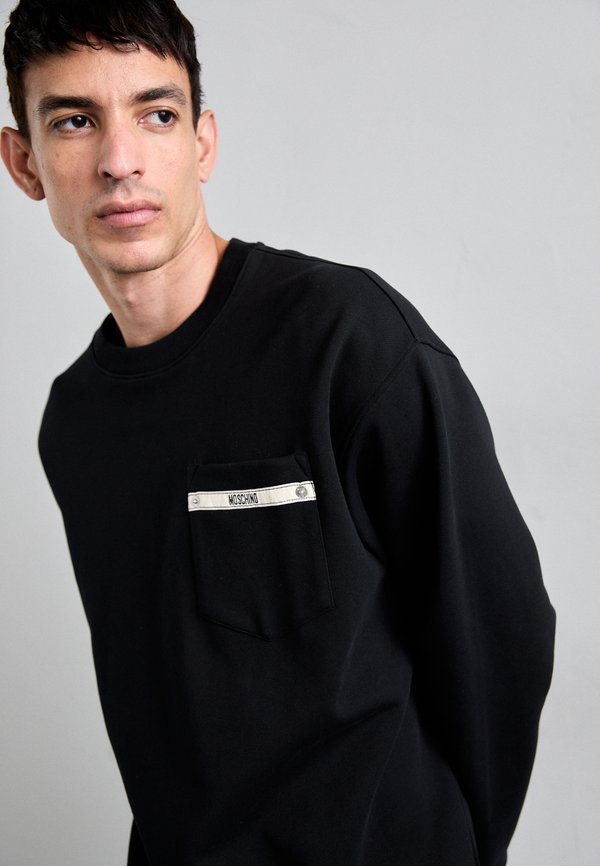 MOSCHINO
