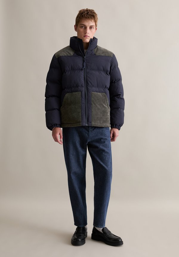 Marc O'Polo DENIM REGULAR MIT KONTRASTFARBENEN -EINSÄTZEN