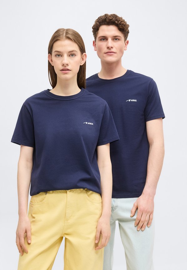 ARKK Copenhagen MINIMAL TEE UNISEX