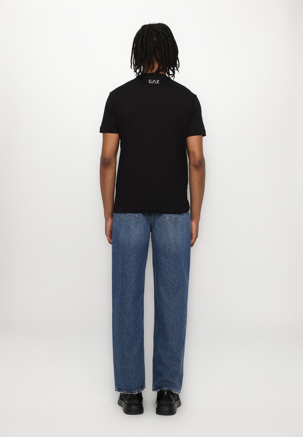 EA7 Emporio Armani TRAIN LOGO SERIES TEE UNISEX