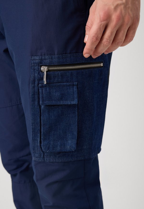 Antony Morato TROUSERS LARRY REGULAR FIT WATER PROOF