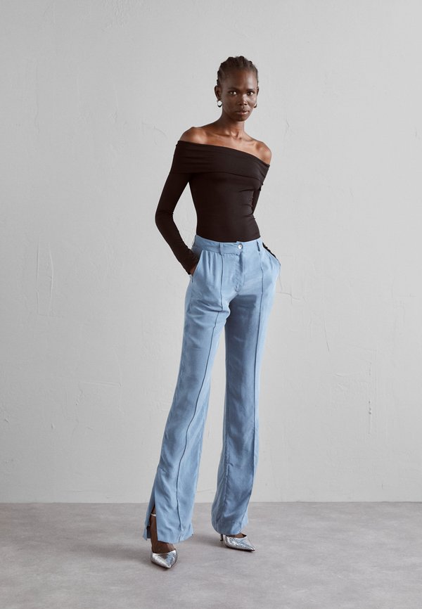 Materiel CAPE SLEEVE BODY