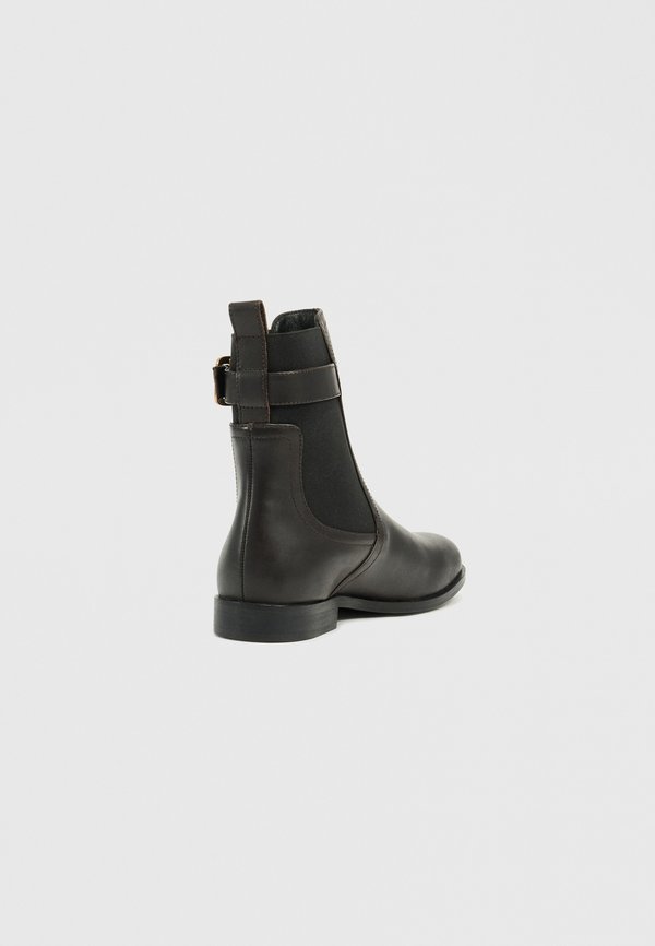 TWINSET