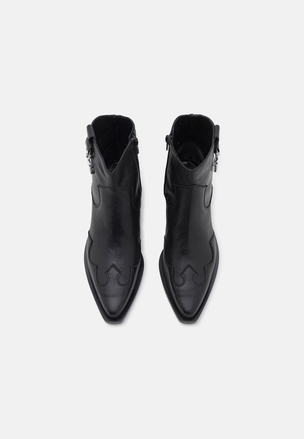 KARL LAGERFELD KANSAS
