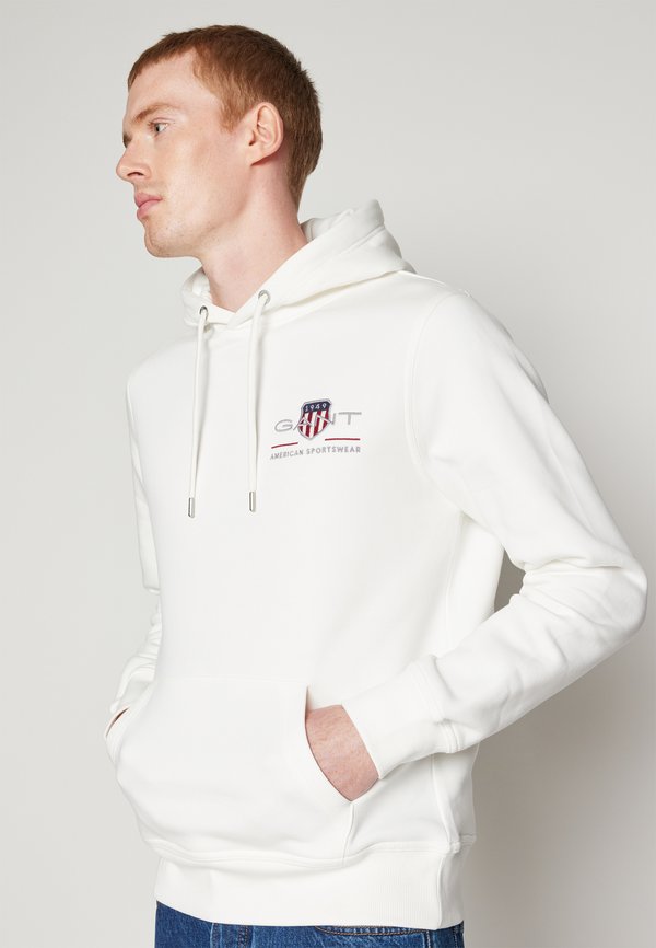 GANT MEDIUM ARCHIVE SHIELD HOODIE