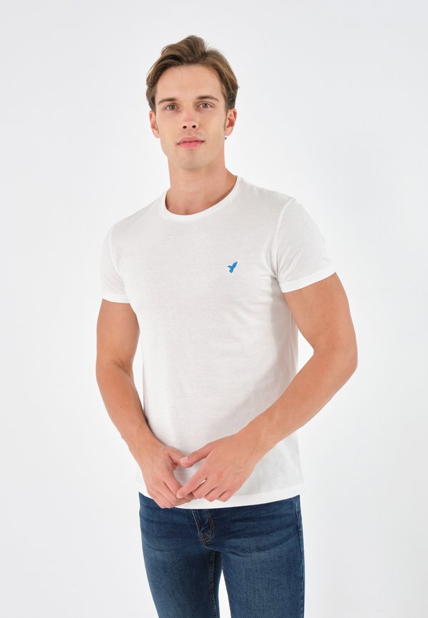 Pier One by Zalando BASIC SLIM EMBROIDERY T SHIRT